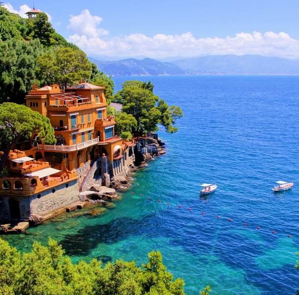 Luxuriöse Häuser an der Küste von Portofino, Italien